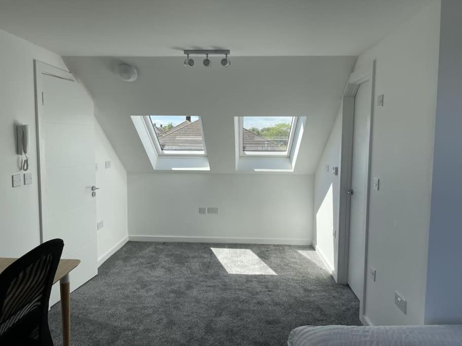 Paradigm House, Modern 2-Bedroom Duplex Apartment 2, Free Parking, Oxford Exterior foto